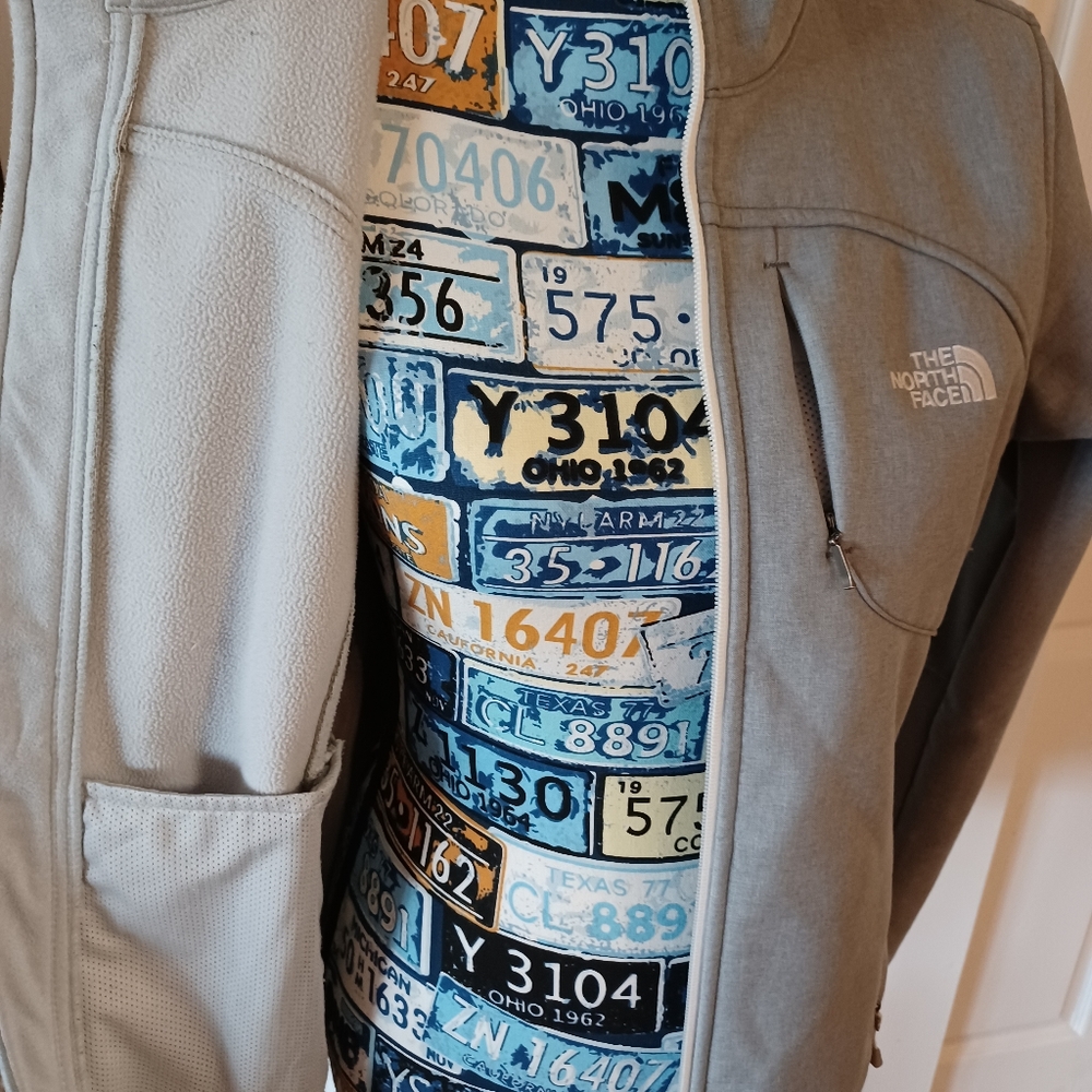 North Face Spring Jacket - Picture 8 of 8